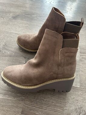 Suede Platform Chelsea Boot - Taupe Brown